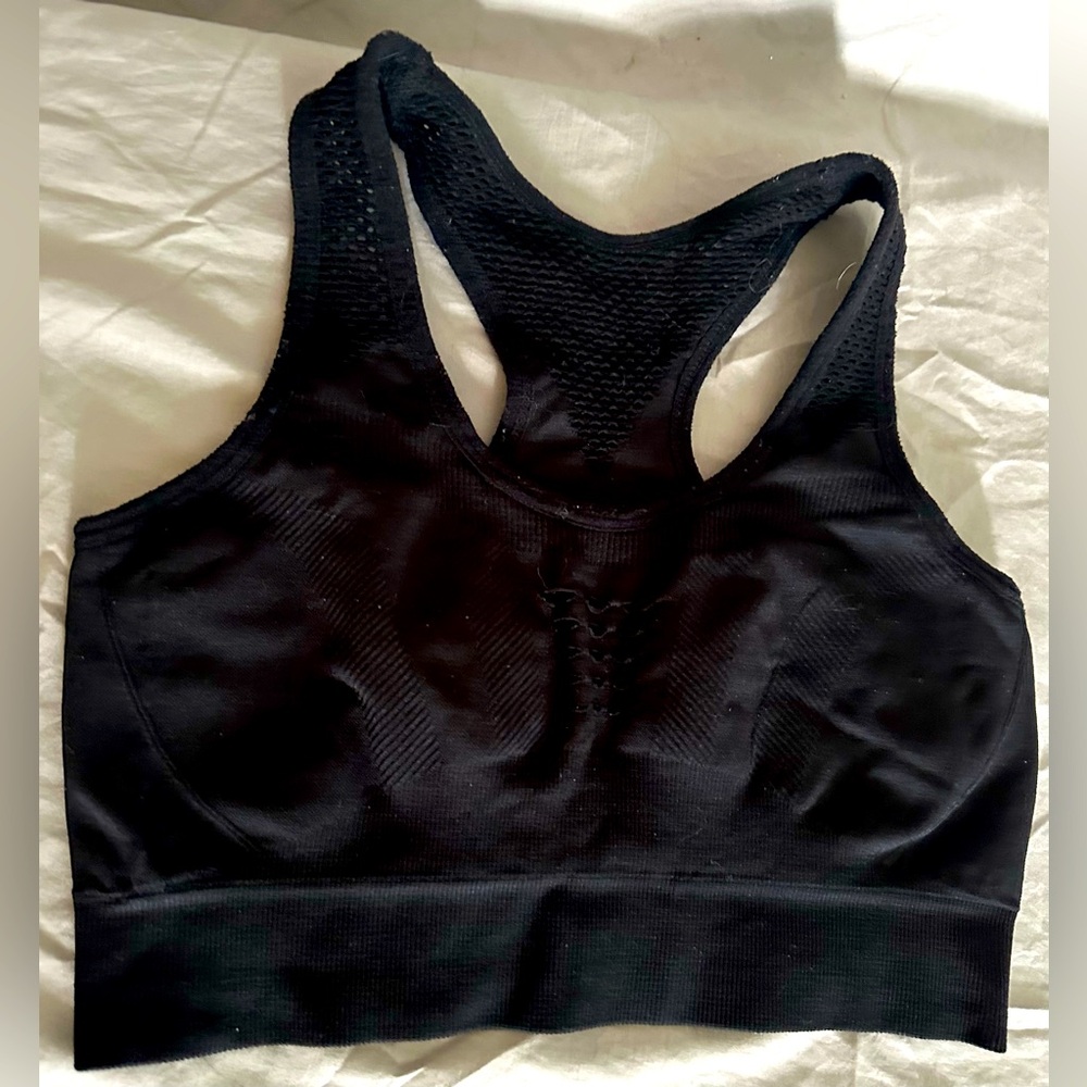 Unlisted size Large sports bra in black double layered yet breathable